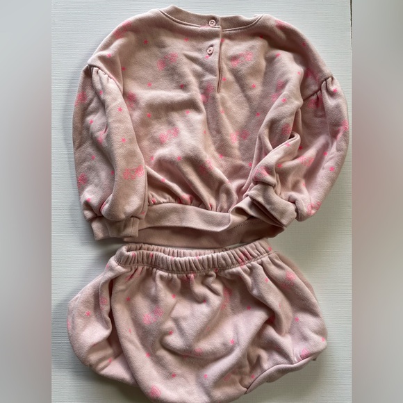 GAP Baby Pink Knit Outfit - Picture 2 of 4